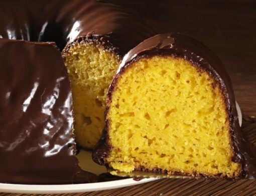 Confira a receita de bolo de cenoura com calda de chocolate desenvolvida pela nossa Nutrichef Tânia de Paula e preparada na Wok Grill.